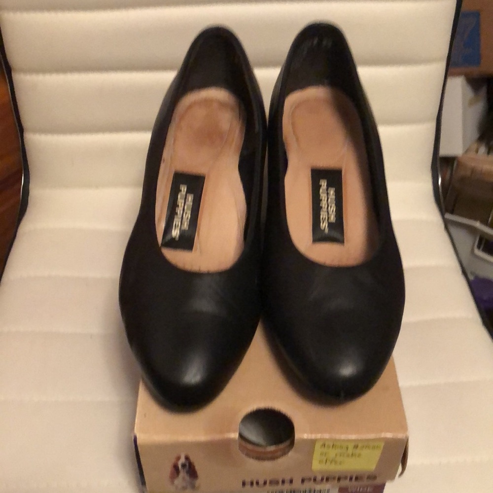 NIB-vintage black kitten heal leather